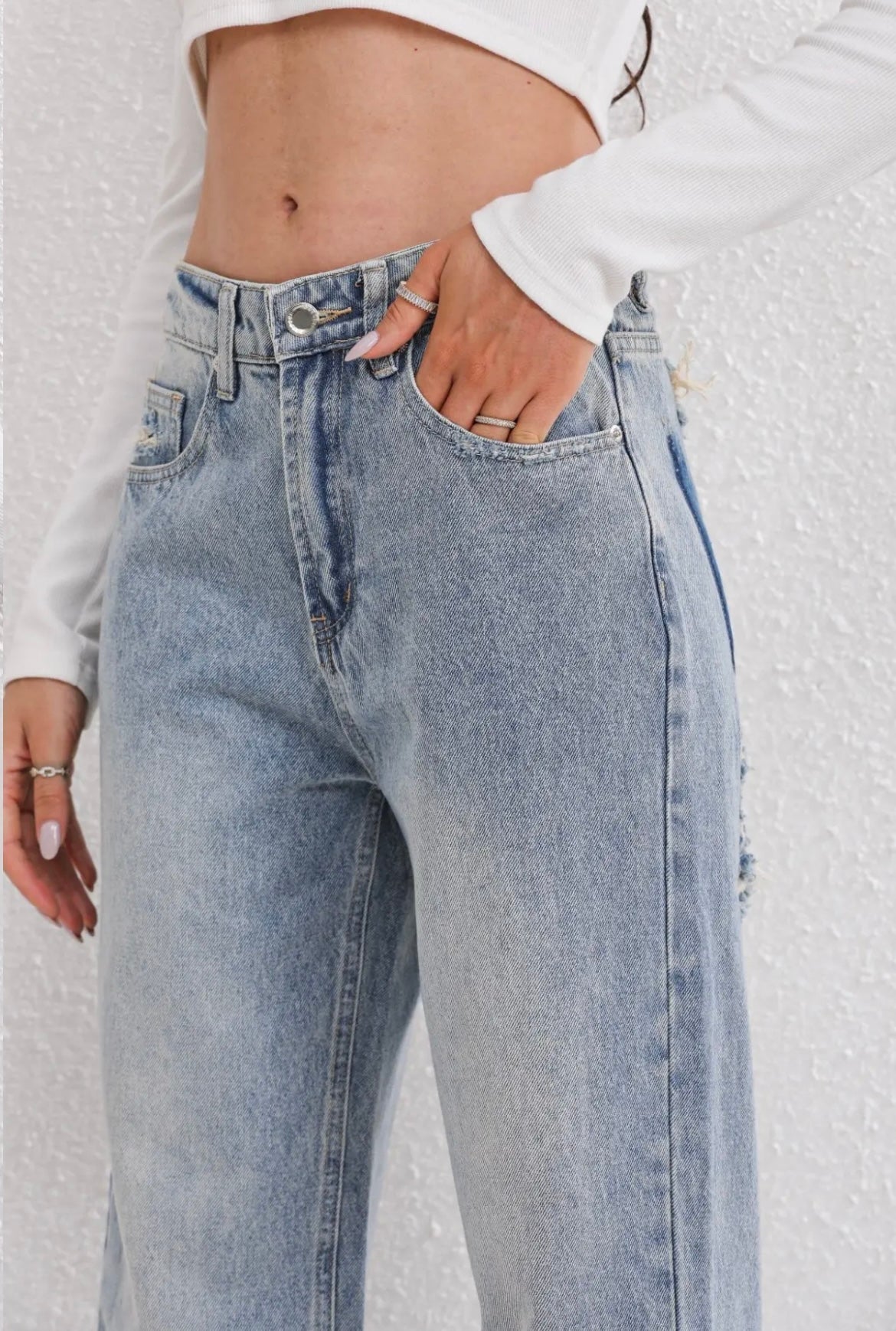 Ripped Straight Leg jeans